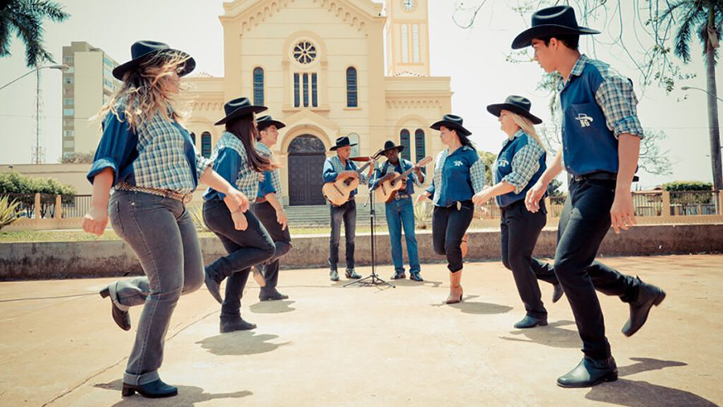 8 Danças Típicas de Santa Catarina - Cultura da região Sul